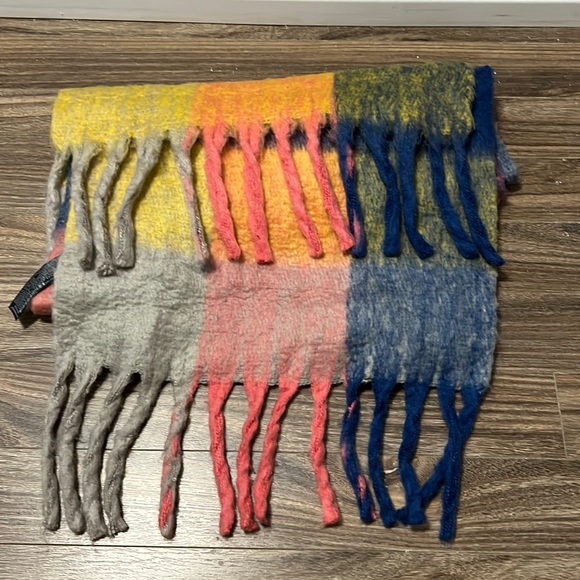 Zara - Blanket Scarf - Picture 1 of 2